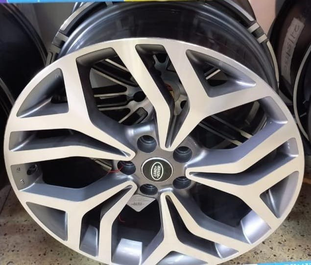 Size-21-rim-for-Range-Rover-Vogue-Sport-HSE.png
